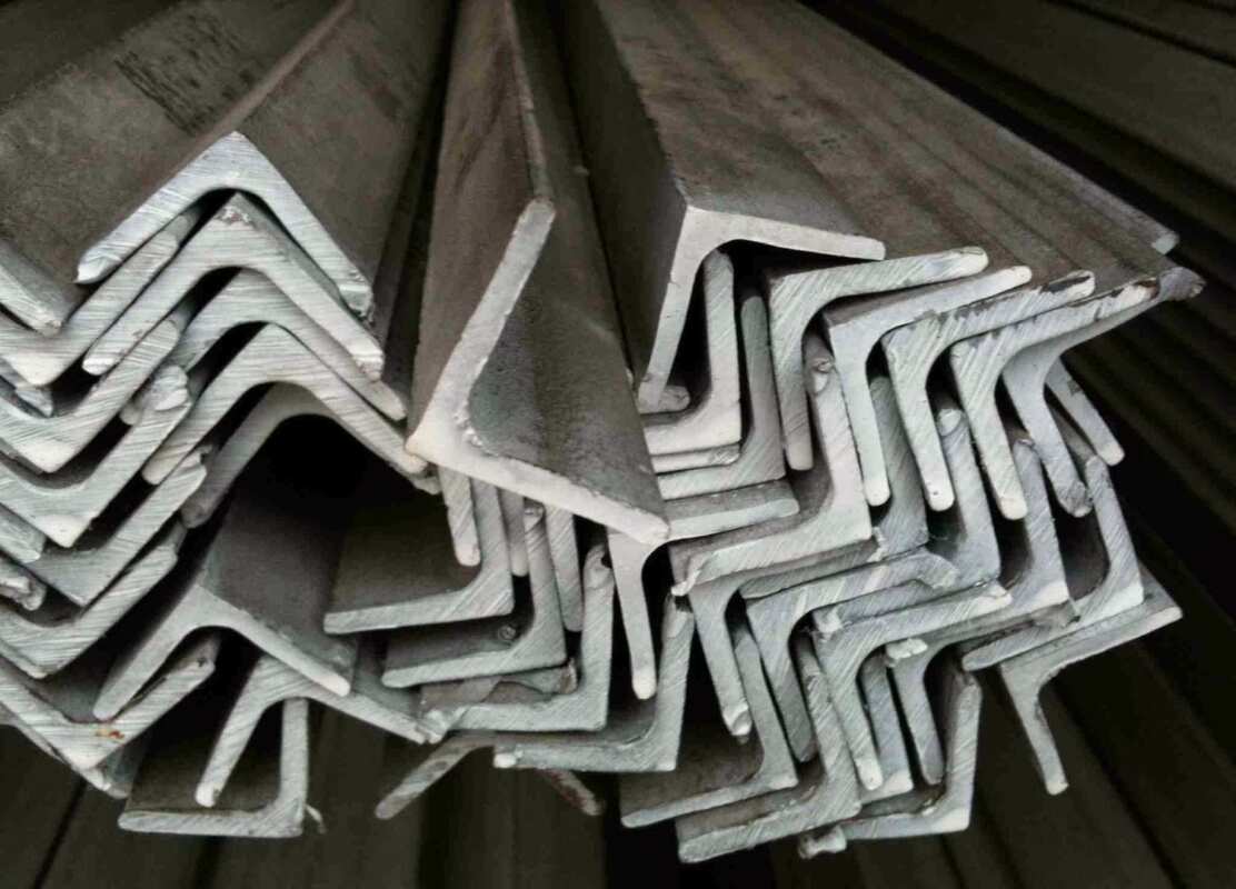 Уголок горячекатаный
